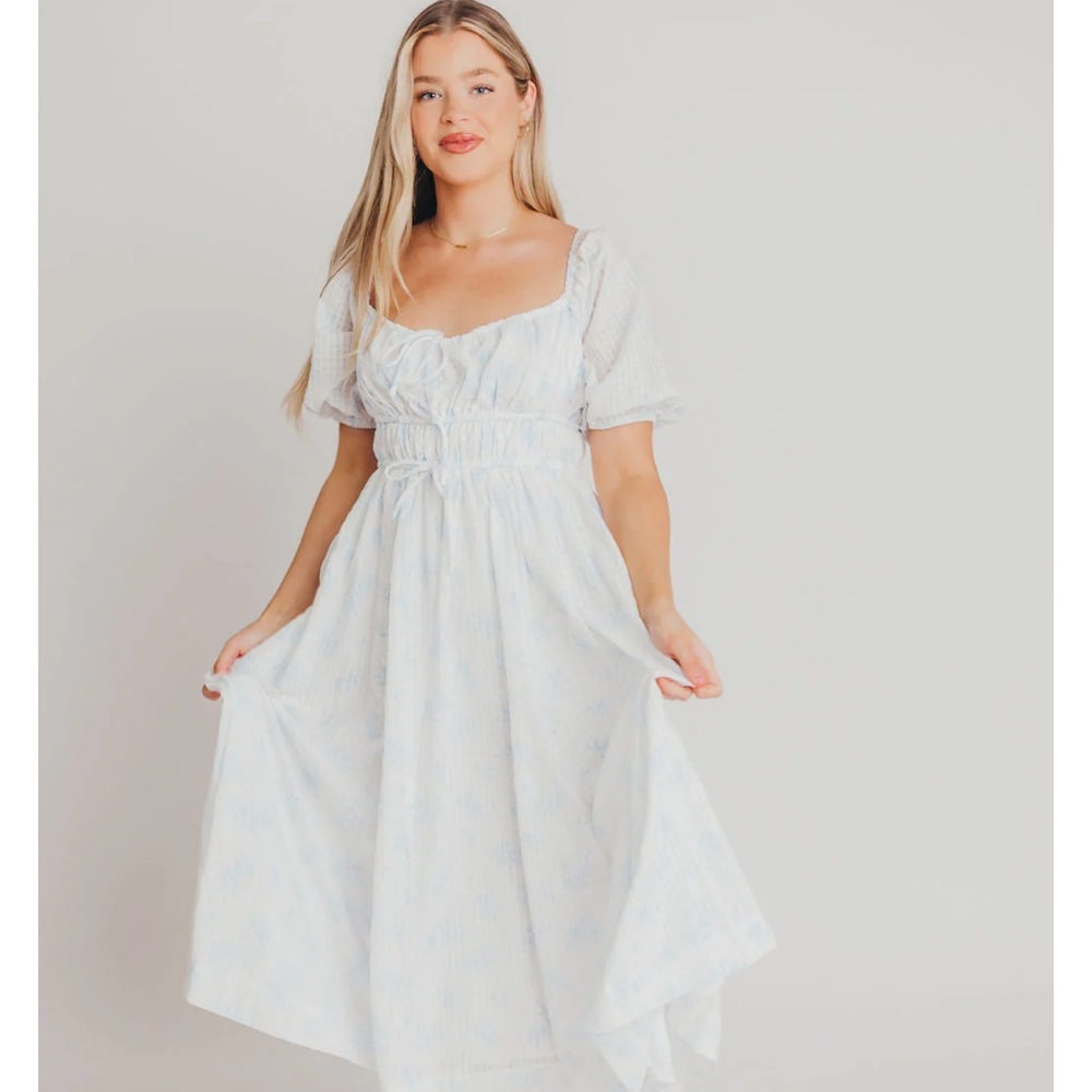Elegant White Midi Dress with Puff Sleeves